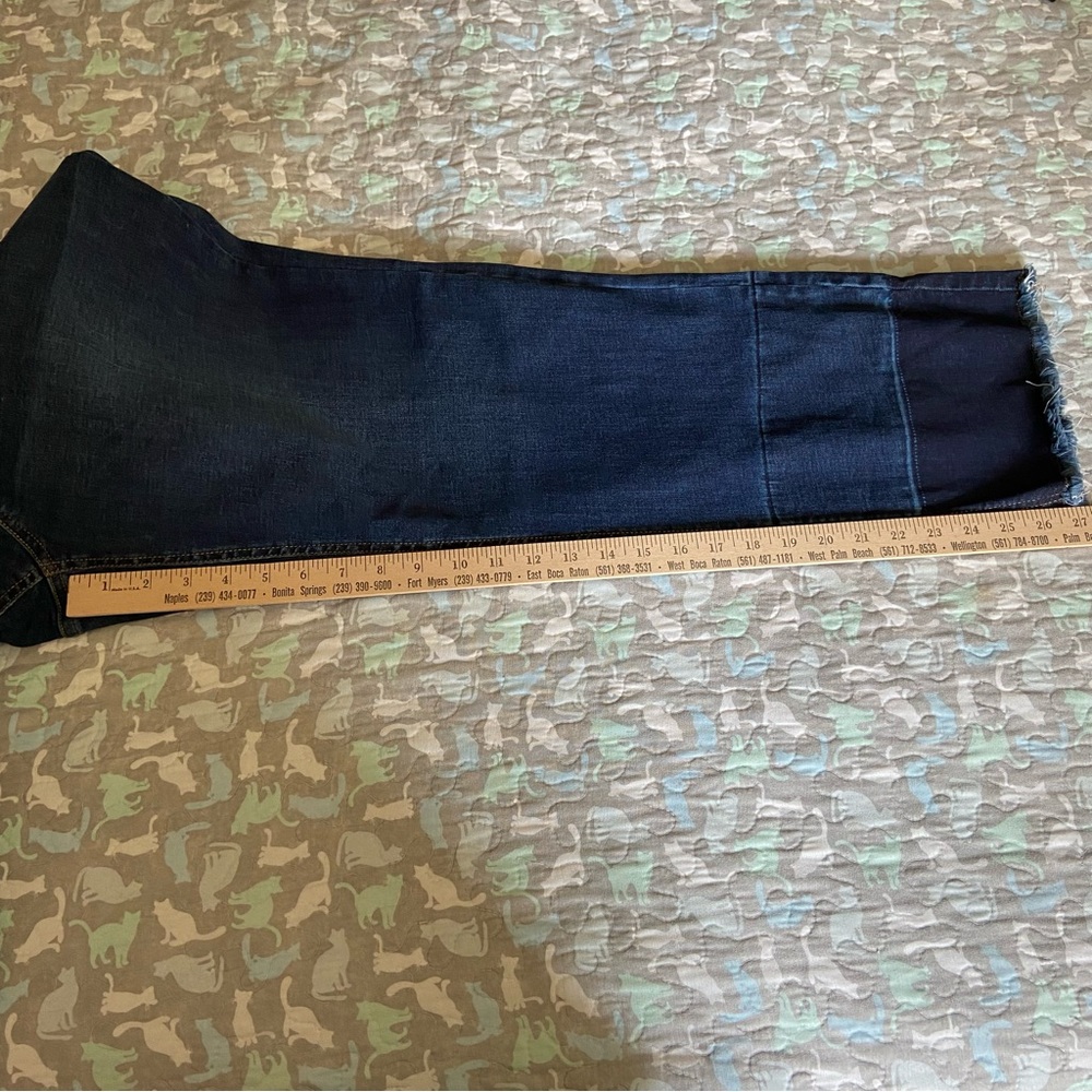 Denim & Co 2 tone Capri pants - Picture 7 of 12